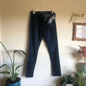 American Eagle Dark Wash High-Rise Jegging ✨